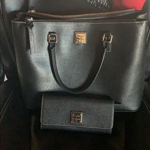 Dooney & Bourke